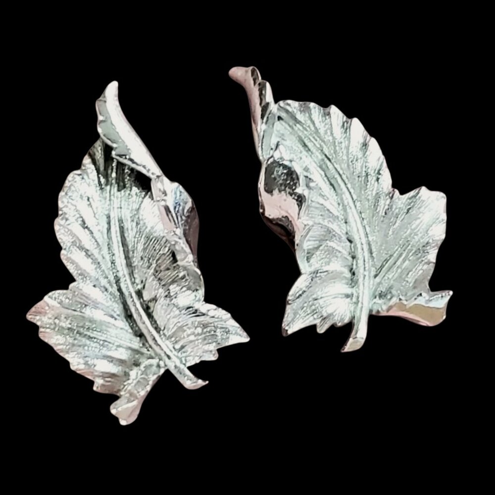 Vintage 1960s CORO Clip ons Earrings Silver Tone Leaves Leaf